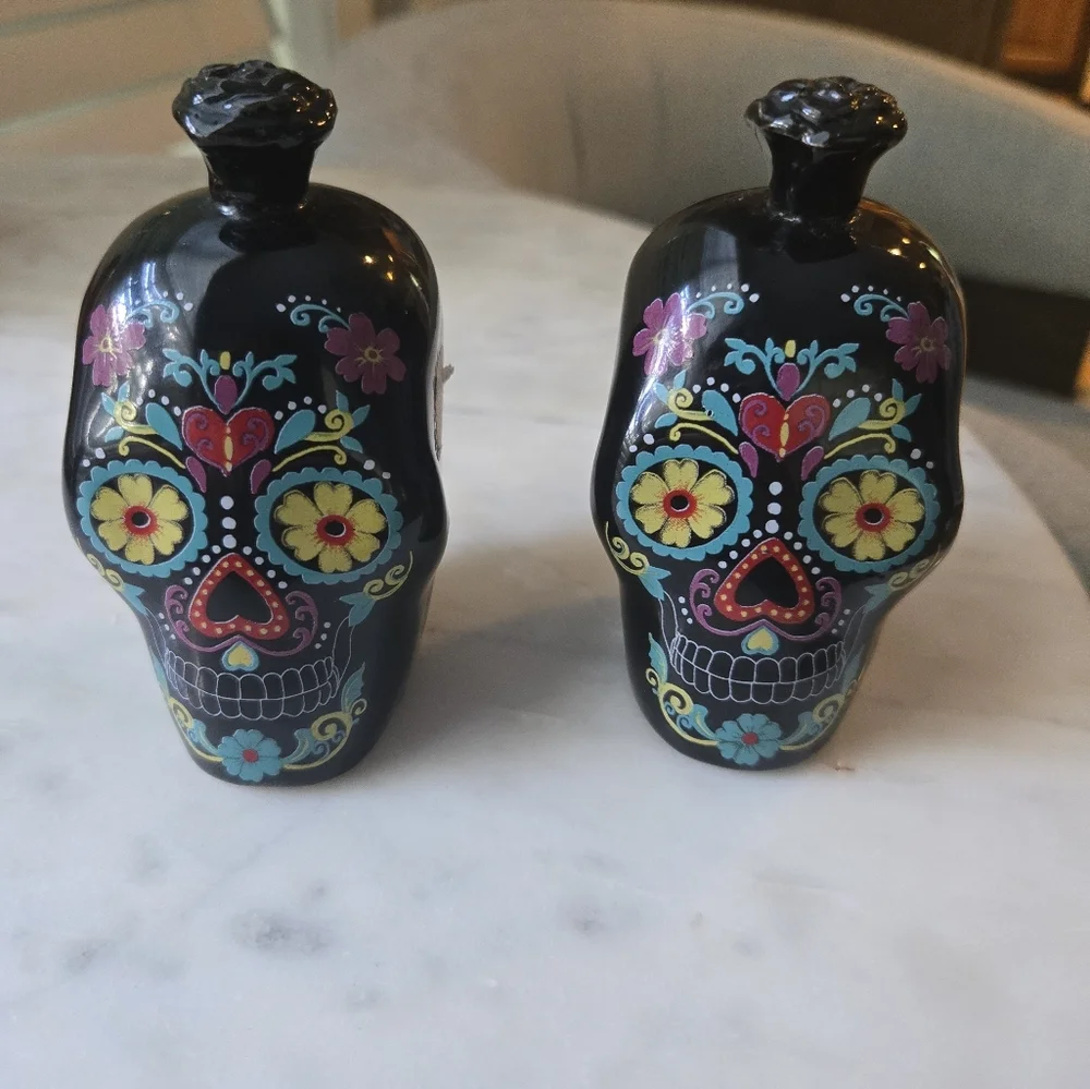 Day of the Dead Skull Salt & Pepper Shakers Set – Colorful Floral Design